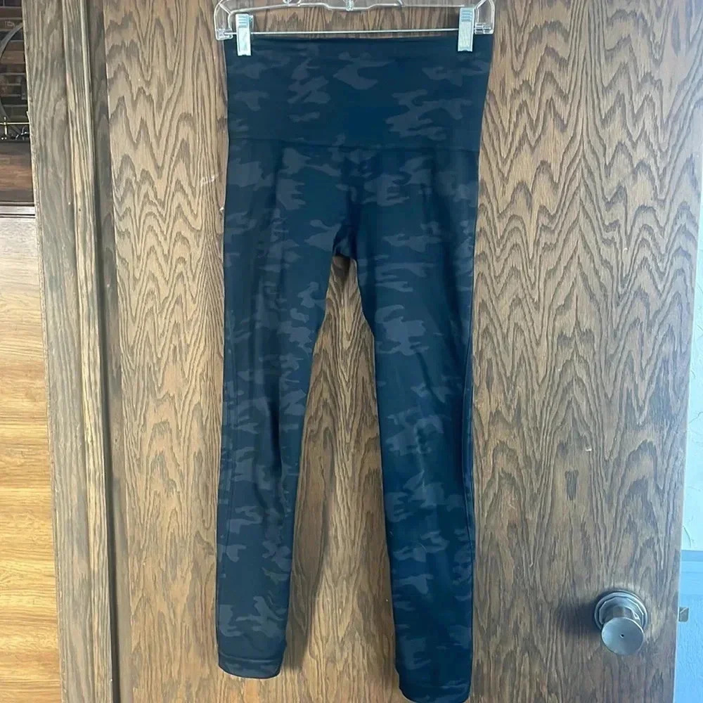 Spanx Camo Leggings M